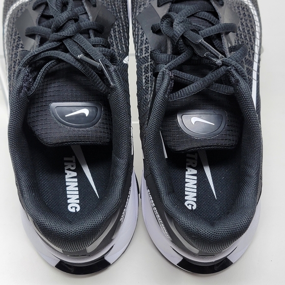 nike training superrep surge trainers in black